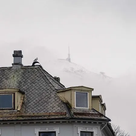 1br Balcony In Heart Of Old Town Apartment