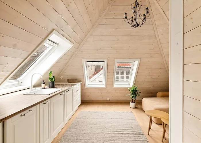 1br Balcony In Heart Of Old Town *